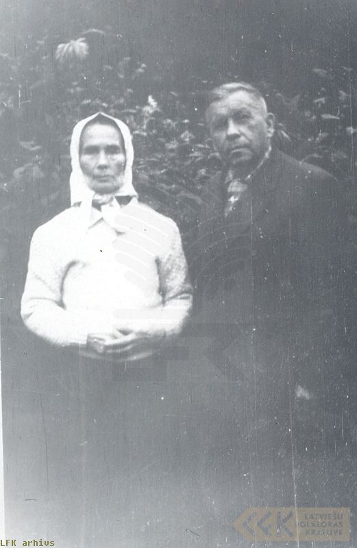 The folklore informant Anna Cinkus and folklorist Jānis Alberts Jansons