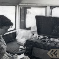 Participant of the expedition Anita Stelle operating the "MAG-8" tape-recorder