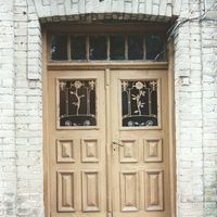 Leonharda Šķiltera mājas durvis