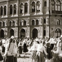 Bērnu un jauniešu folkloras pasākuma "Pulkā eimu, pulkā teku" dalībnieki Rotaļu un deju sarīkojumā