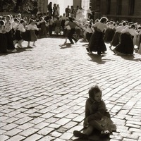 Bērnu un jauniešu folkloras pasākuma "Pulkā eimu, pulkā teku" dalībnieki Rotaļu un deju sarīkojumā