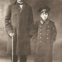 Jēkabs Janševskis kopā ar dēlu Kārli