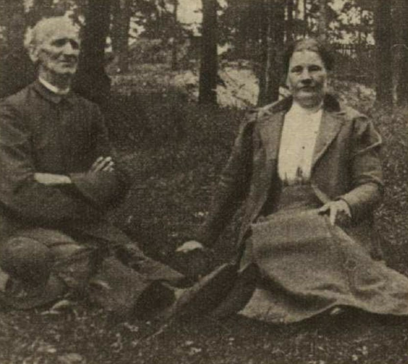 Reinis Kaudzīte ar dzīvesbiedri Karlīni Damrozi 1913. gadā