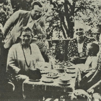 Zenta Mauriņa un Jaņa Rozentāla dēls ar ģimeni Mūrmuižā