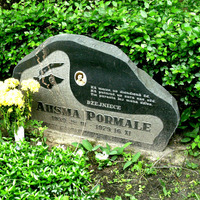 Dzejnieces Ausmas Pormales atdusas vieta Raiņa kapos