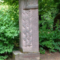 Piemineklis Meinhardam Rudzītim Raiņa kapos