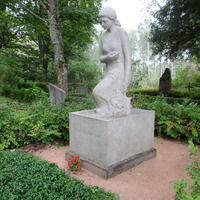 Dzejnieka Friča Bārdas kapa piemineklis