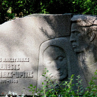 Rakstnieka Ernesta Birznieka-Upīša atdusas vieta Lielupes kapsētā